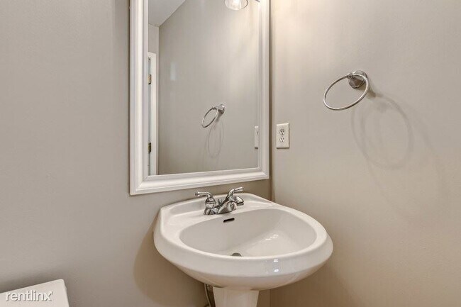 Building Photo - 5 br, 2.5 bath House - 206 Brightwater Dri...