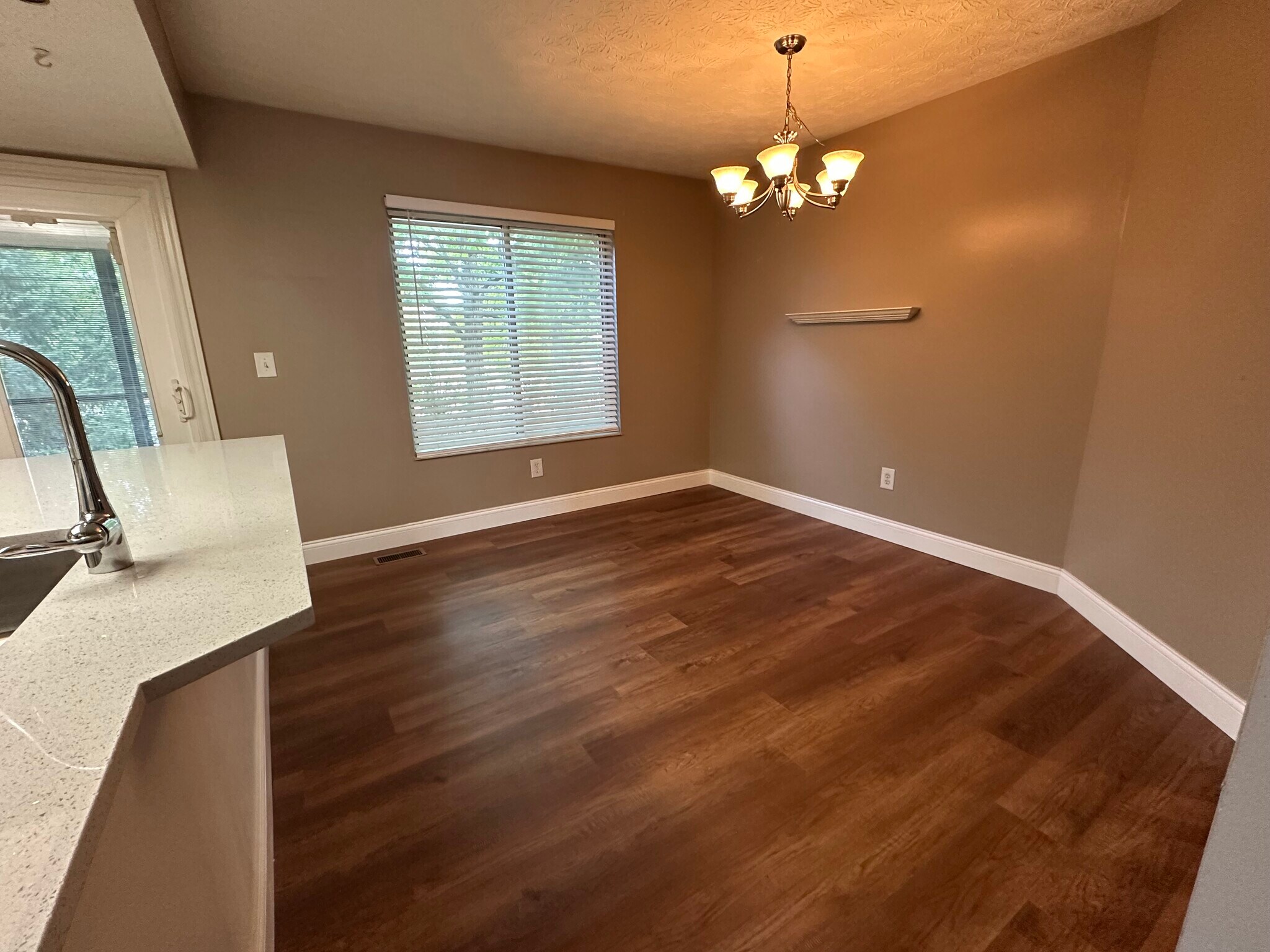 Building Photo - 7043 Muirfield Dr