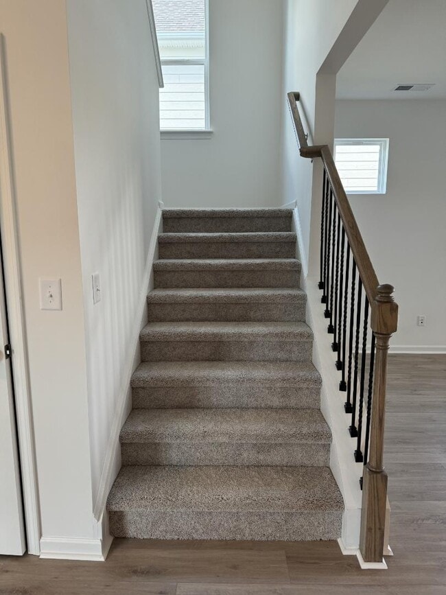 Building Photo - 329 Canonbury Dr