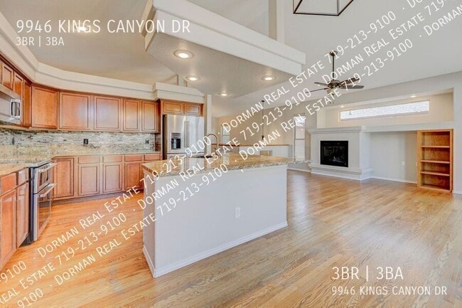 Building Photo - 9946 Kings Canyon Dr