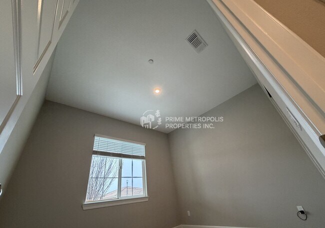 Building Photo - 681 Bacarra St