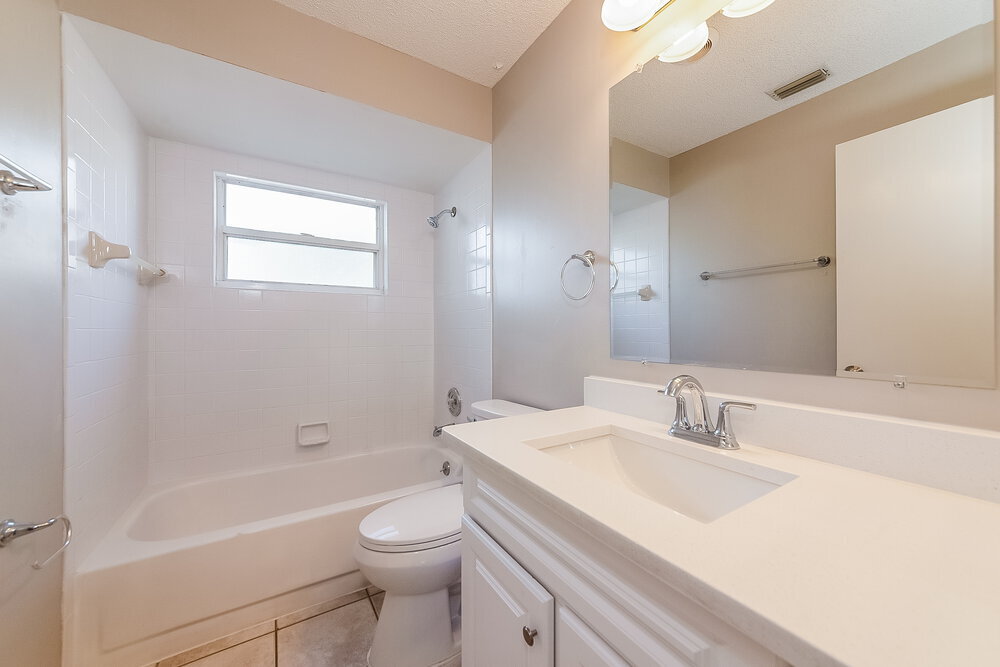 Building Photo - 2444 Briar Oak Cir