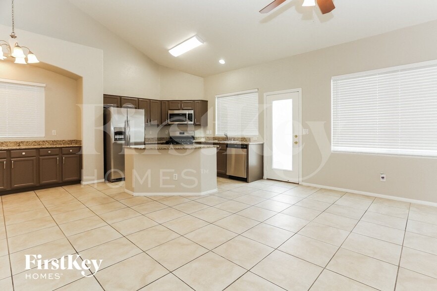 Building Photo - 9512 Quitman Ave