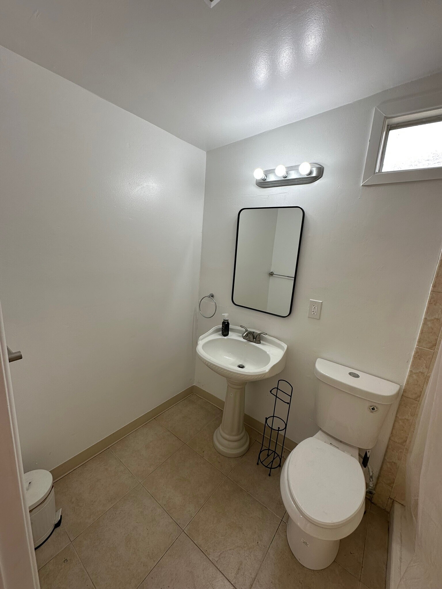 Building Photo - 3449 Caspian Ave