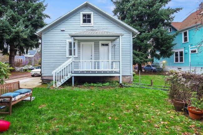 Building Photo - 70 NE Tillamook St