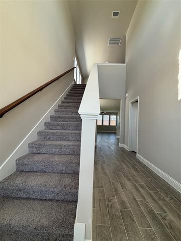 Building Photo - 2140 Florence Dr