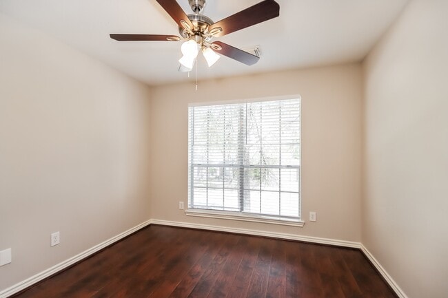 Building Photo - 18607 Timbers Dr