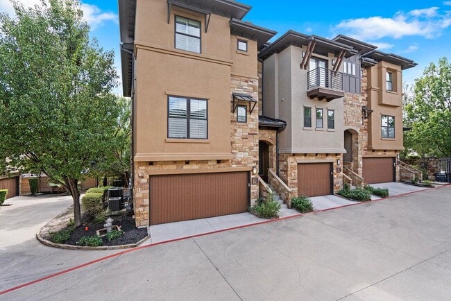 Primary Photo - 6533 E Hill Dr