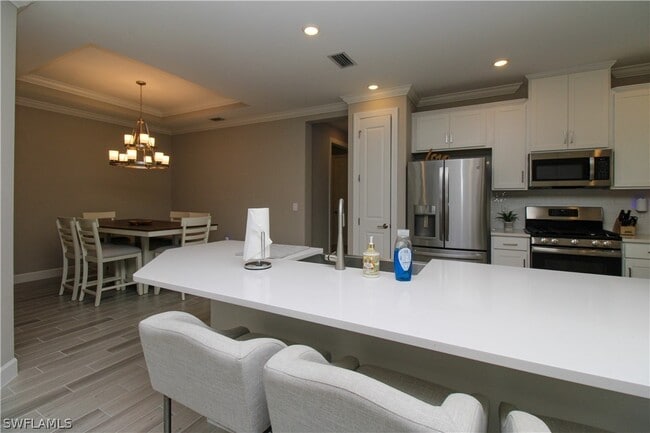 Building Photo - 15565 Vittorio St