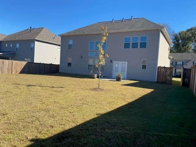 Building Photo - 5650 Mirror Lake Dr