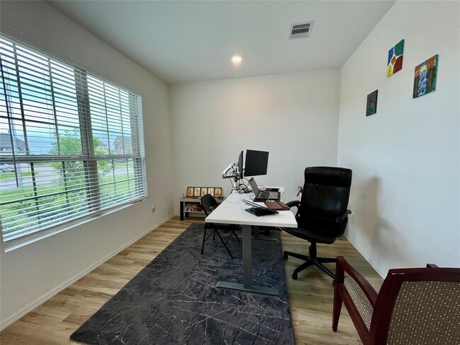 Building Photo - 31603 Rosebud Vly Ln