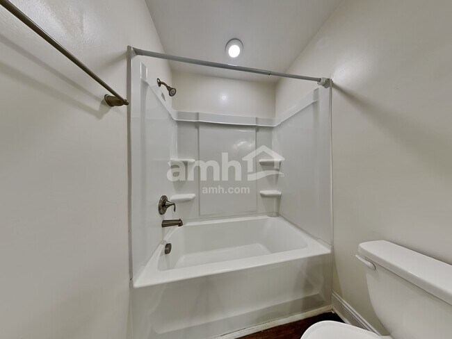 Building Photo - 12 Cherry St