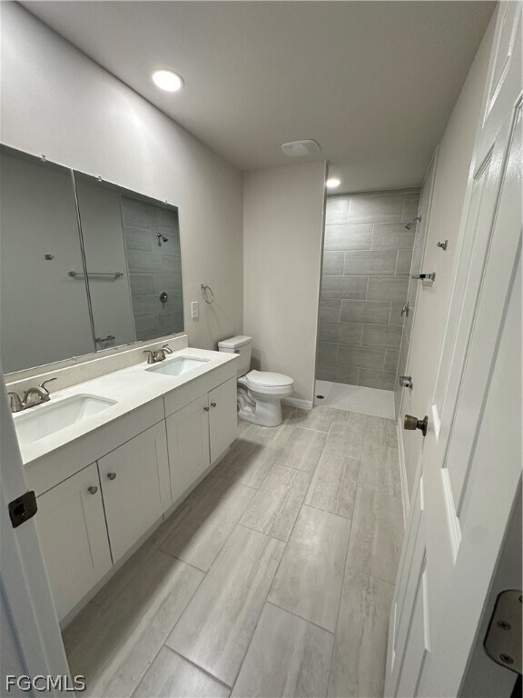 Building Photo - 3821 SW 9th Ave