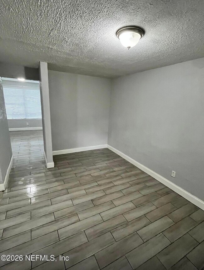 Building Photo - 4413 Moncrief Rd W