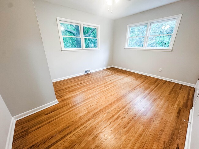 Building Photo - 5504 Normandy Rd