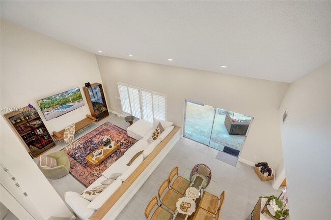 Building Photo - 2360 Tigertail Ave