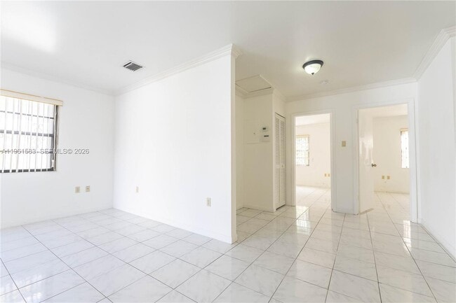 Building Photo - 4350 SW 5th St