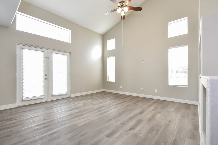 Building Photo - 7716 Donald Nelson Ave