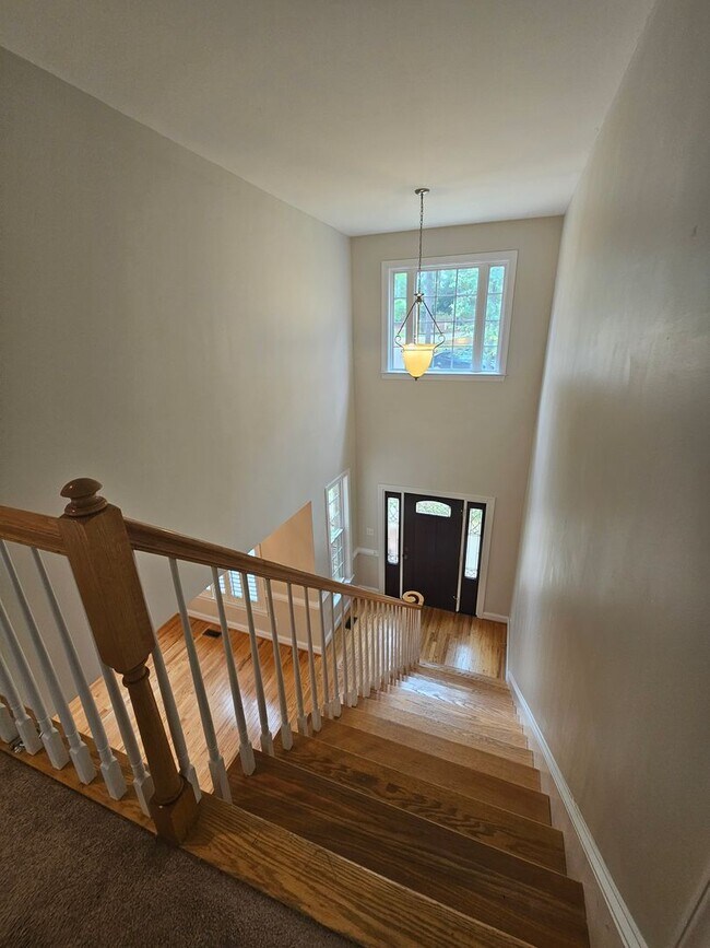 Building Photo - New Listing!!!!!