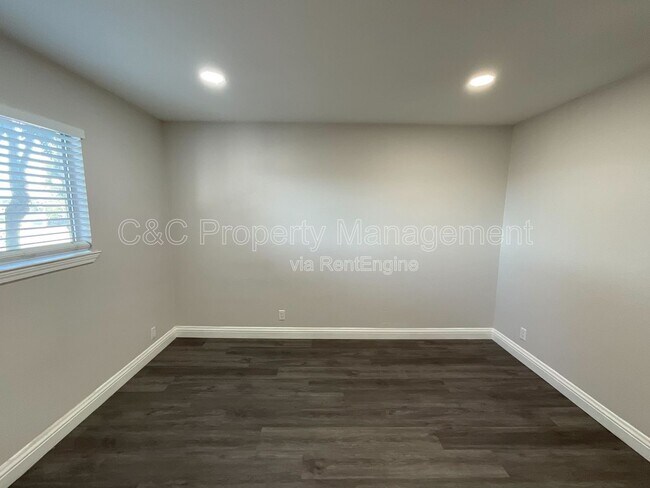 Building Photo - 247 N Capitol Ave