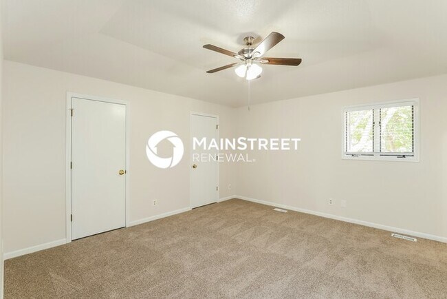 Building Photo - 3 Bedroom Pet-Friendly Home in LEAVENWORTH...