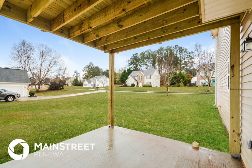 Building Photo - 360 The Gables Dr