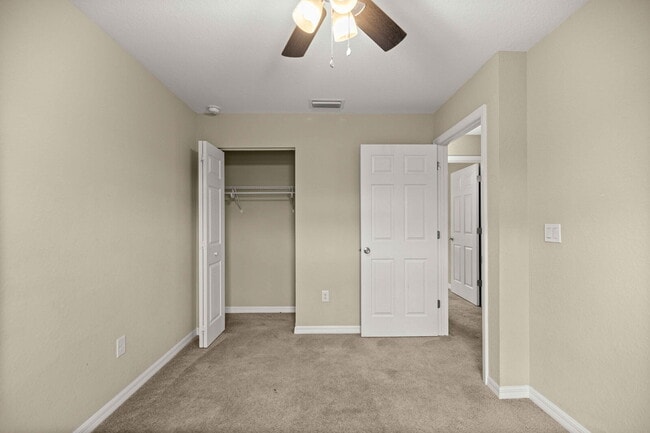 Building Photo - Newer 3BR Home on Nearly 1/4 Acre | Screened Lanai | Available Now!
