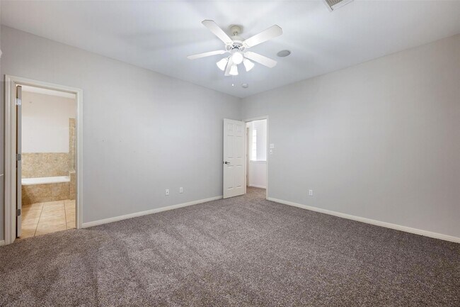 Building Photo - 1101 E Parmer Ln