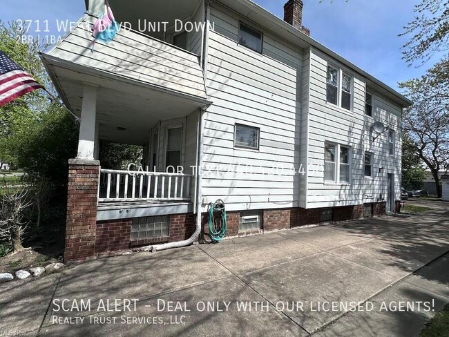 Building Photo - Comfy and cozy 2 bed 1 bath lower unit wit...