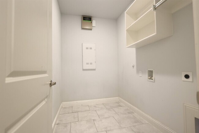 Building Photo - 317 Monument Hill Dr