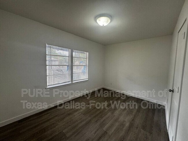 Building Photo - 2223 J B Jackson Jr Blvd