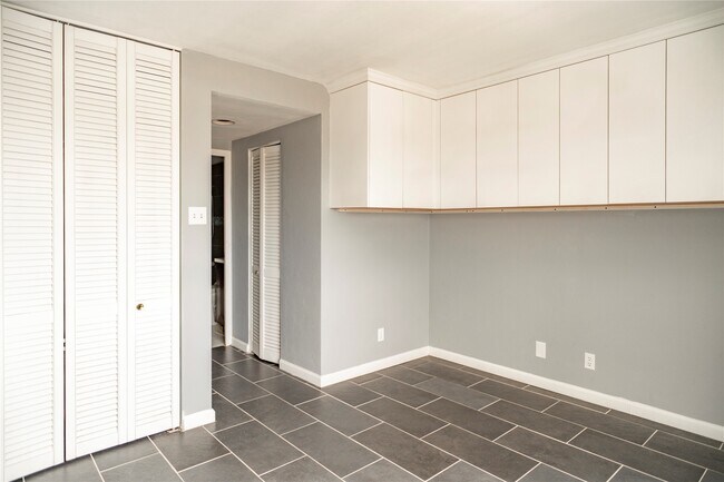 Building Photo - 7510 Hornwood Dr