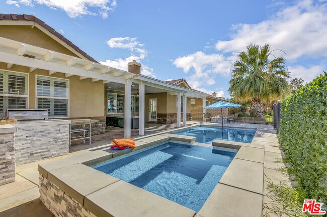 Building Photo - 82580 Yeager Way