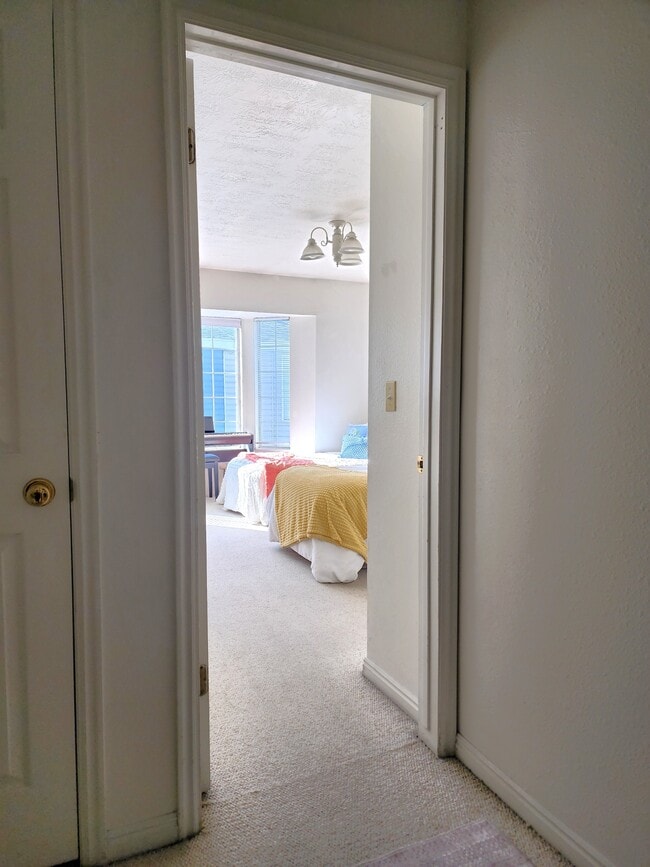 Building Photo - 565 N 300 E