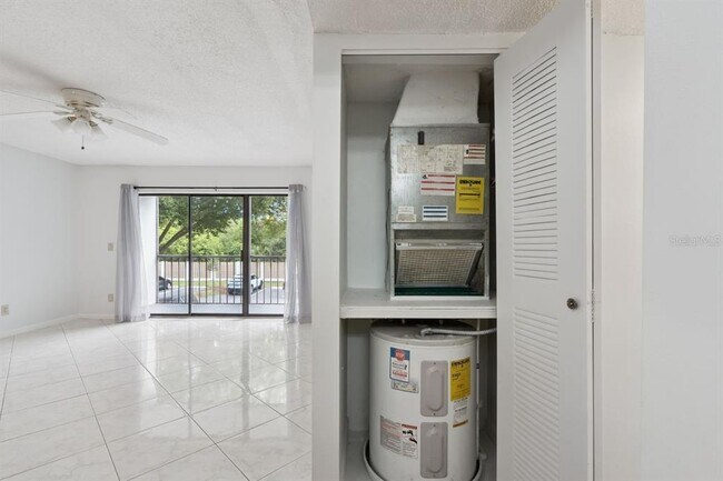 Building Photo - 8215 Sun Spring Cir