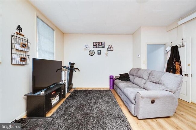 Building Photo - 26 Willow St