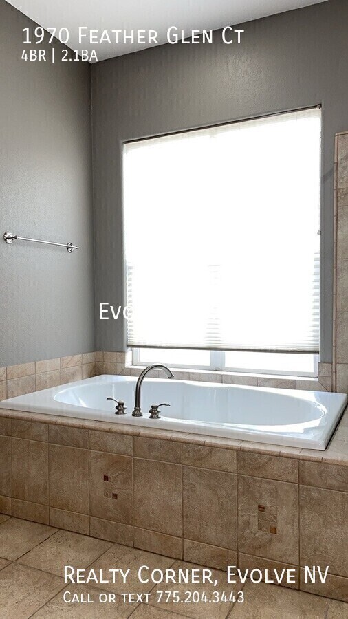 Building Photo - 1970 Feather Glen Ct