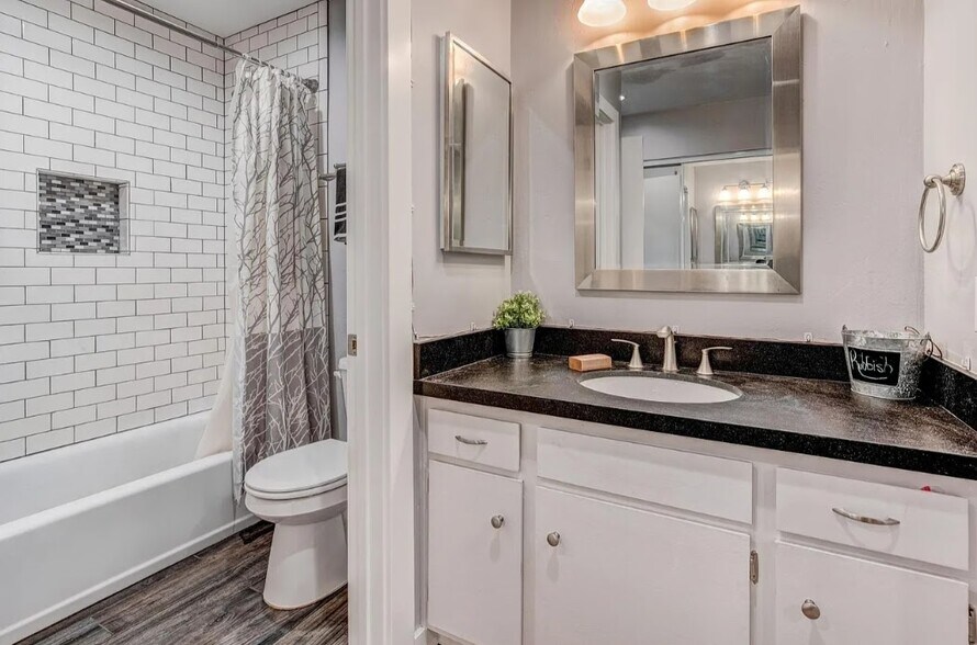 Building Photo - 8027 Caminito de Pizza