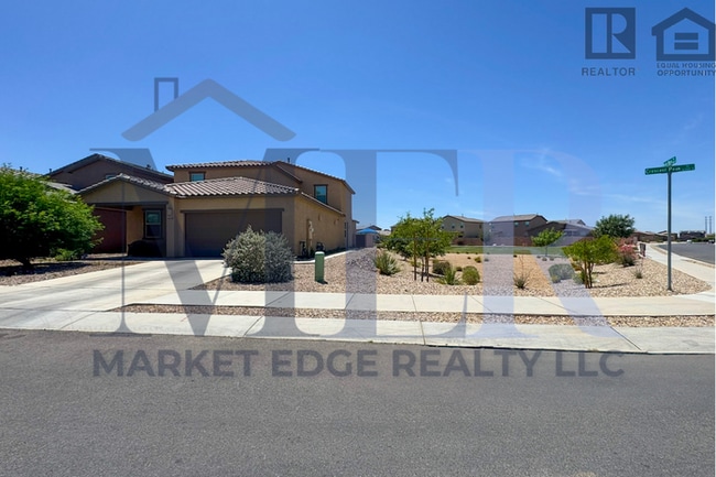 Building Photo - 4Bed/4Bath w/2 Car Gar-Tucson! $199 MOVE-I...