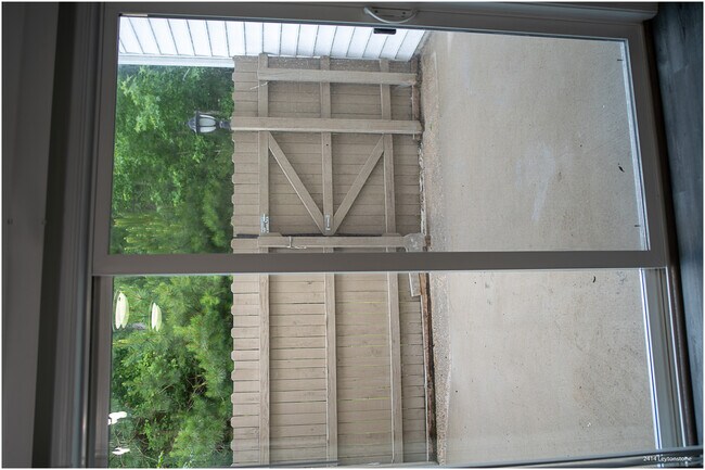 Building Photo - 2414 Leytonstone Dr