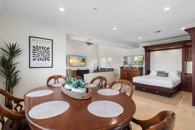 Building Photo - 514 N BIRCH Rd