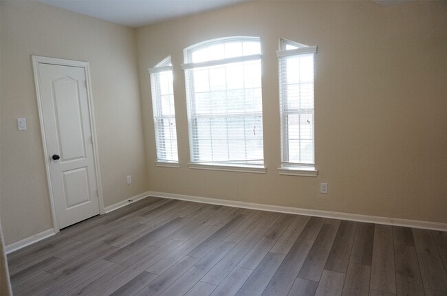 Building Photo - 6015 Mystic Berry Dr