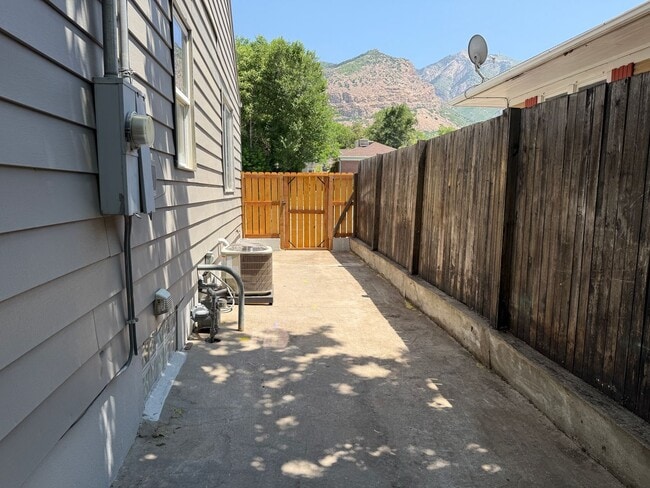 Building Photo - Newly renovated 4 bedroom home!