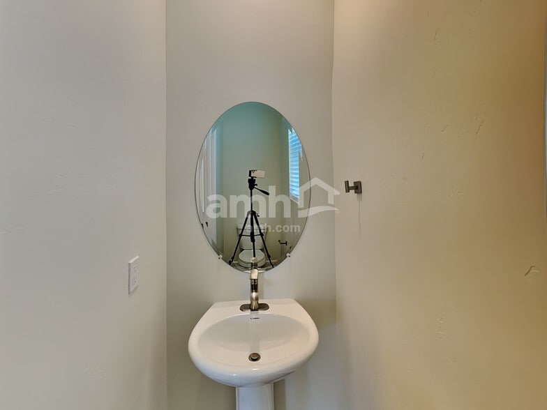 Building Photo - 1339 White St