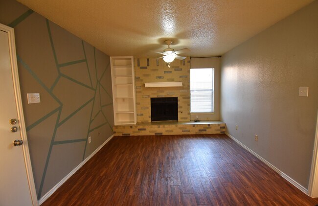 Building Photo - Four Plex