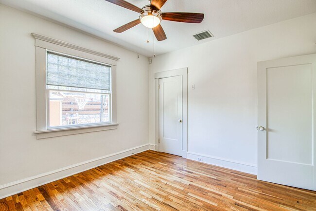 Building Photo - Manhattan Heights Historic District Gorgeo...