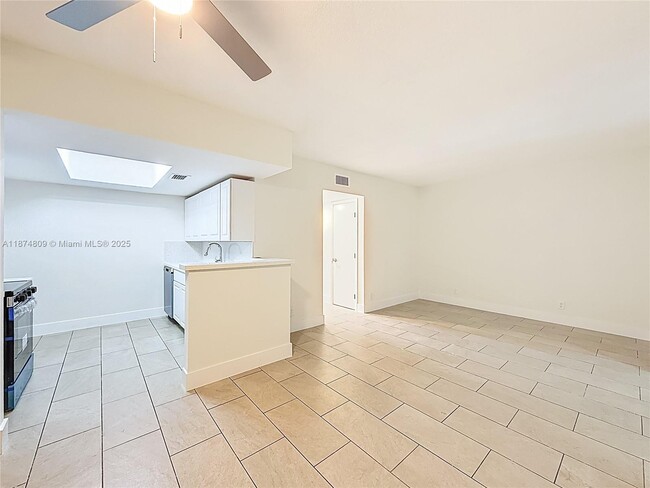 Building Photo - 1379 Seaview
