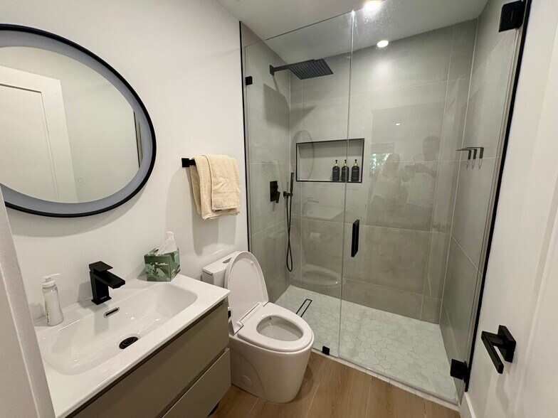 Building Photo - 4440 NE 26th Ave