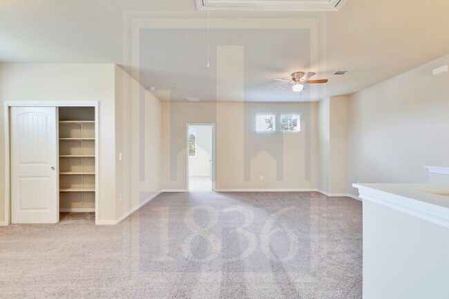 Building Photo - 2880 Donnell Dr