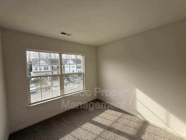 Building Photo - 4249 Normandy Ct